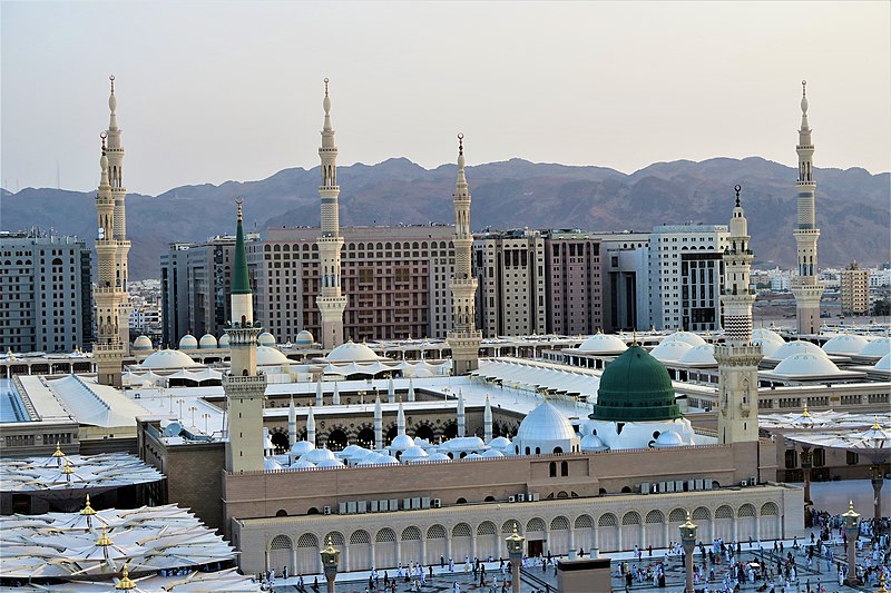 800px Al Masjid An Nabawi Birds Eye View